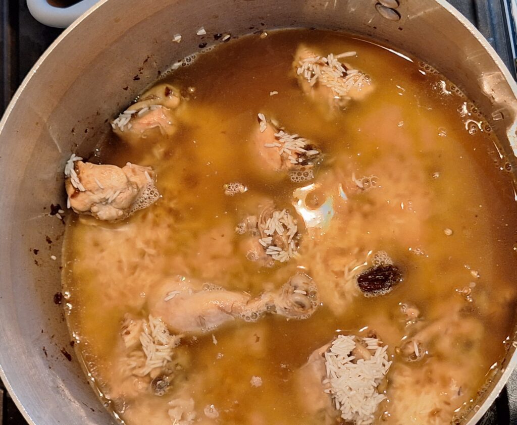 Chicken, rice and yakhni combined