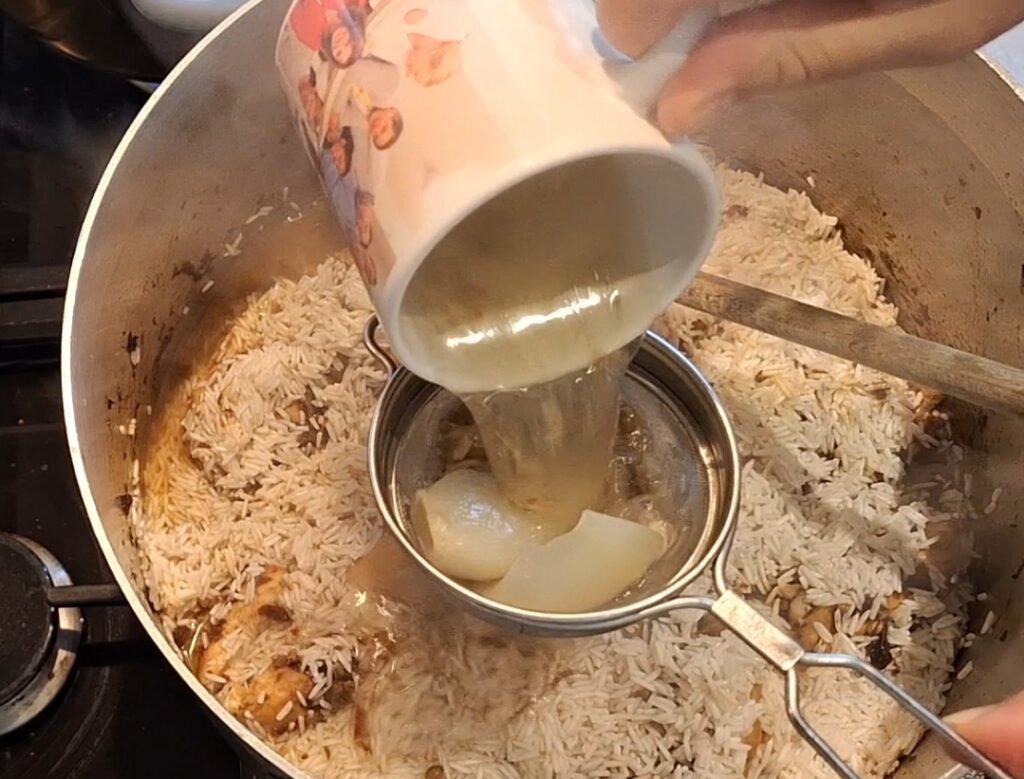Sieving yakhni