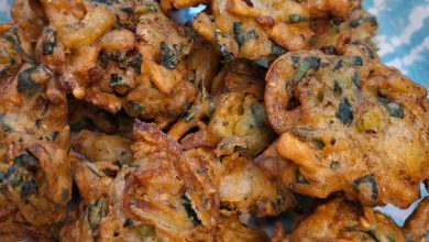 Vegetable Pakoras with chutney