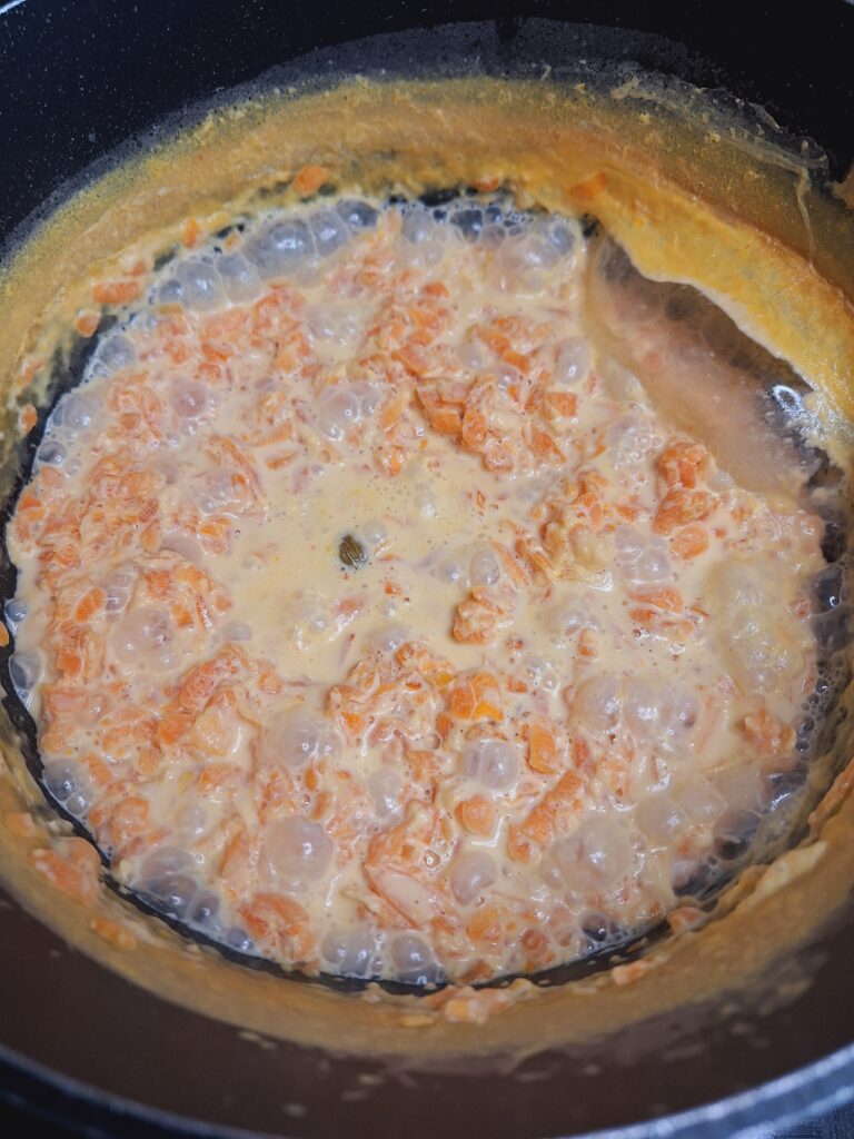 Add cream and sugar to gajrela