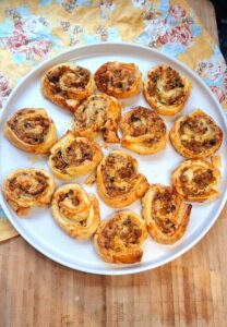 Cheesy mince meat pinwheels