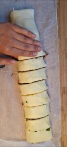 Cutting rounds in puff pastry