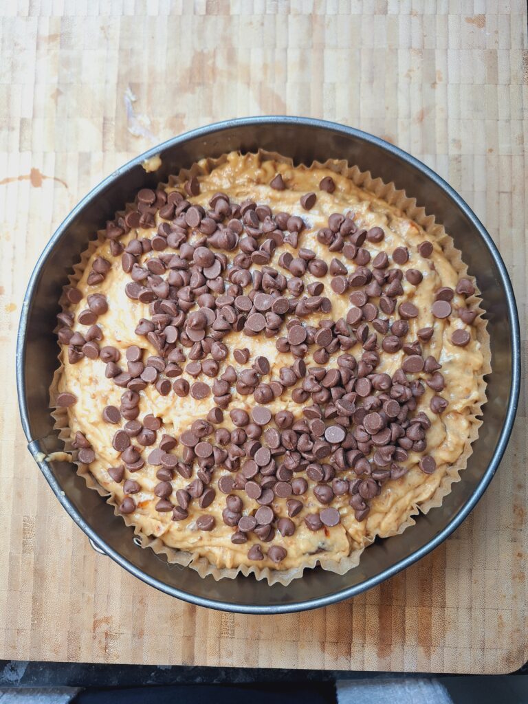 Sprinkle chocolate chips