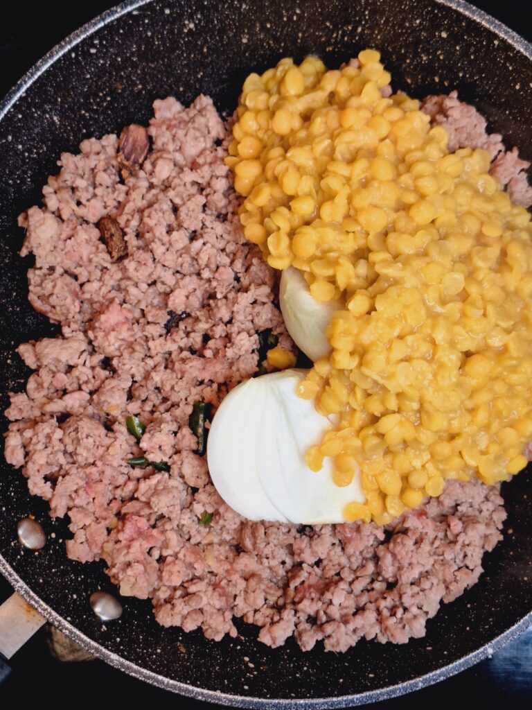 Mix daal and mince together and cook