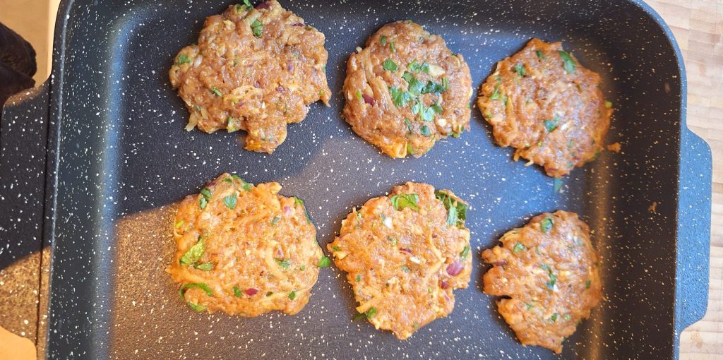 Oven baking chicken kebabs
