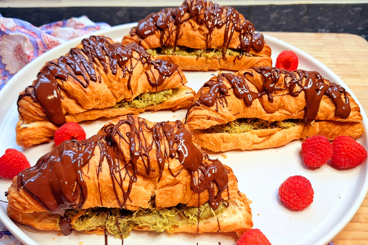 Pistachio Kunafa Croissant Recipe