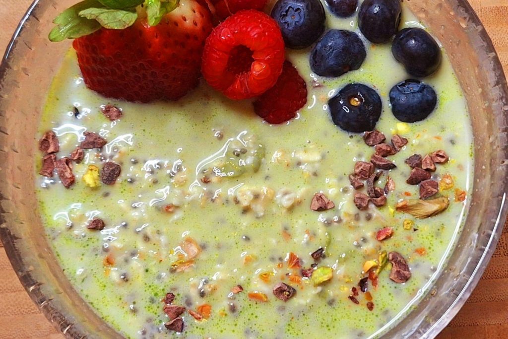 Pistachio Overnight Oats