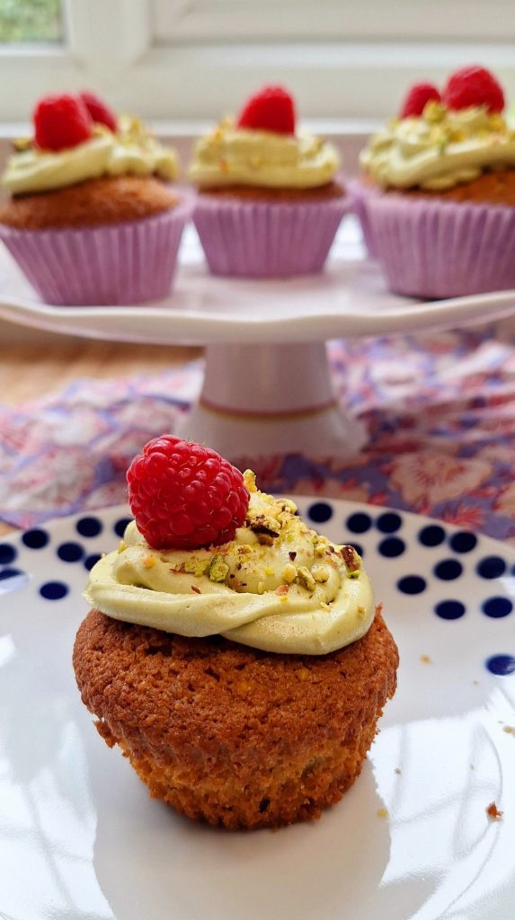 Pistachio cupcakes