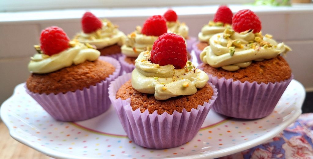 Pistachio Cupcakes with raspberries Recipe